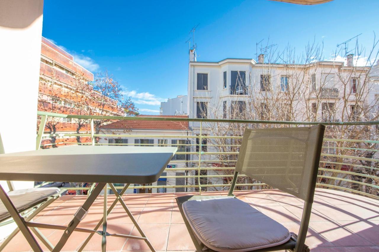 Bnb Renting bright design flat center of Antibes Eksteriør billede