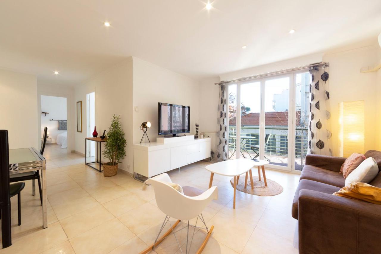Bnb Renting bright design flat center of Antibes Eksteriør billede